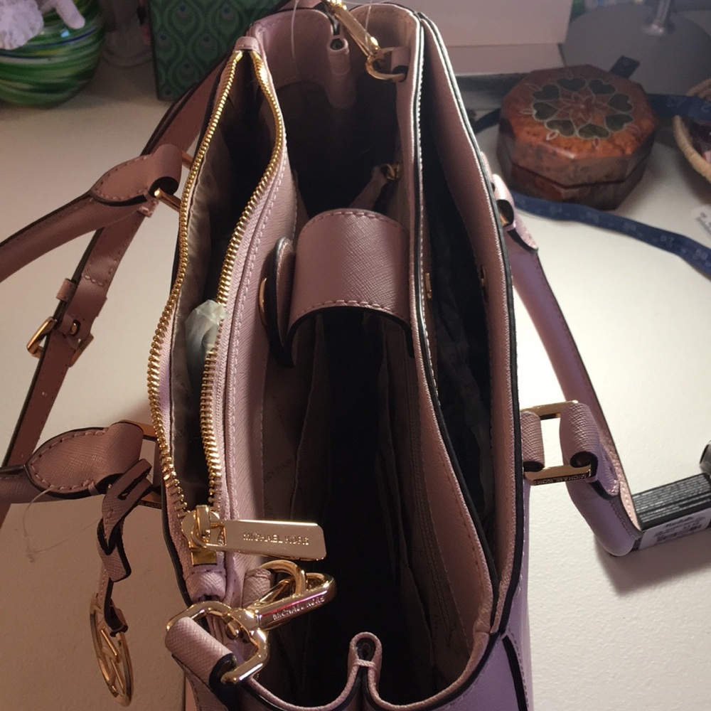 Authentic Michael kors MED KELLEN BLOSSOM- - Picture 6 of 8
